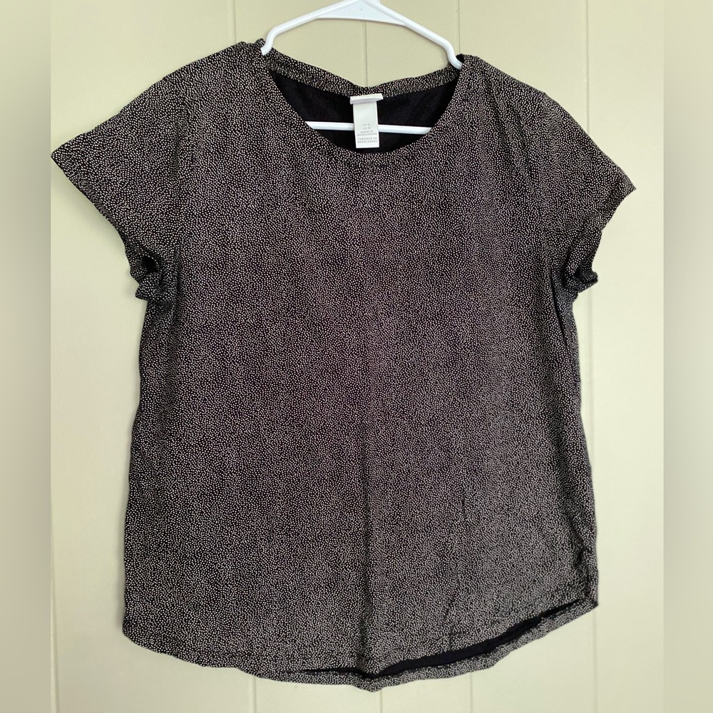 Medium size Tee shirt bundle H&M and Target 3 shirts